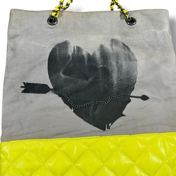 Princess Vera Wang Tote Bag Quilted Yellow Gray Heart Graphic Y2K Style - Picture 2 of 11
